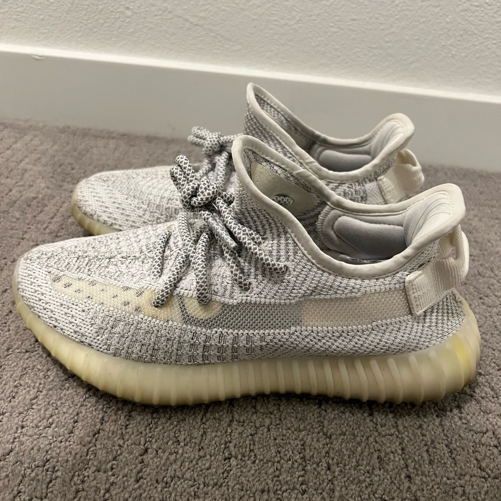 Yeezy 350 shoes - Picture 3 of 7